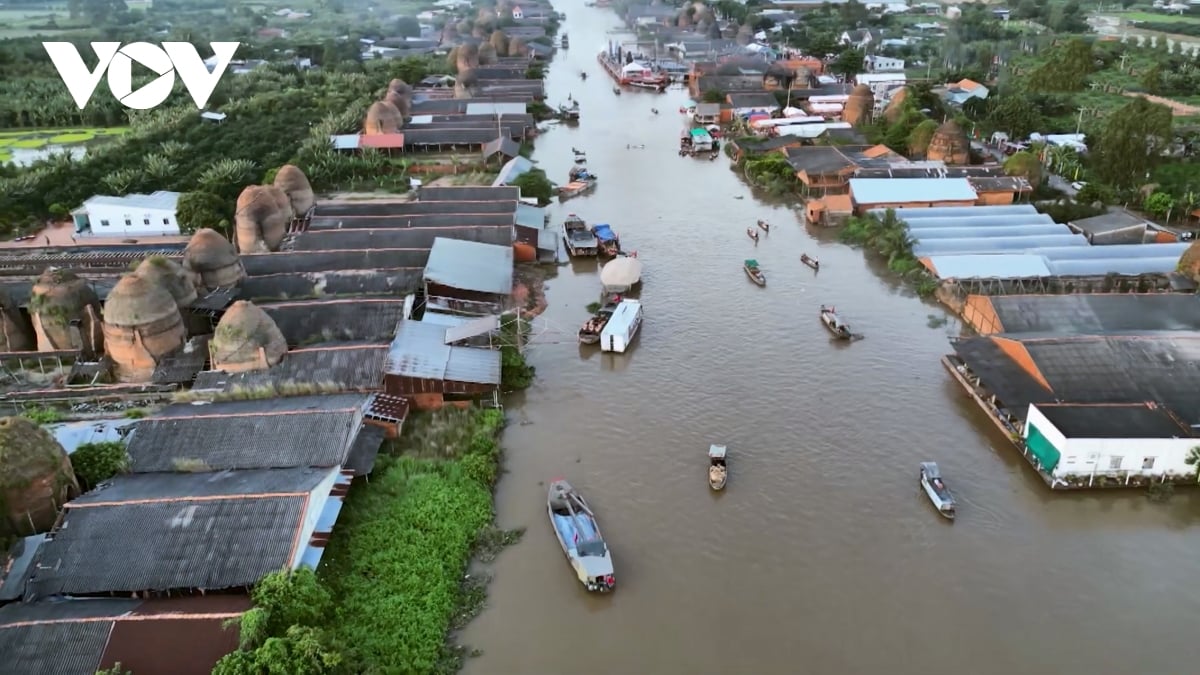 Vĩnh Long kỳ vọng đón hơn 11 triệu lượt khách trong năm 2025 - Ảnh 1.
