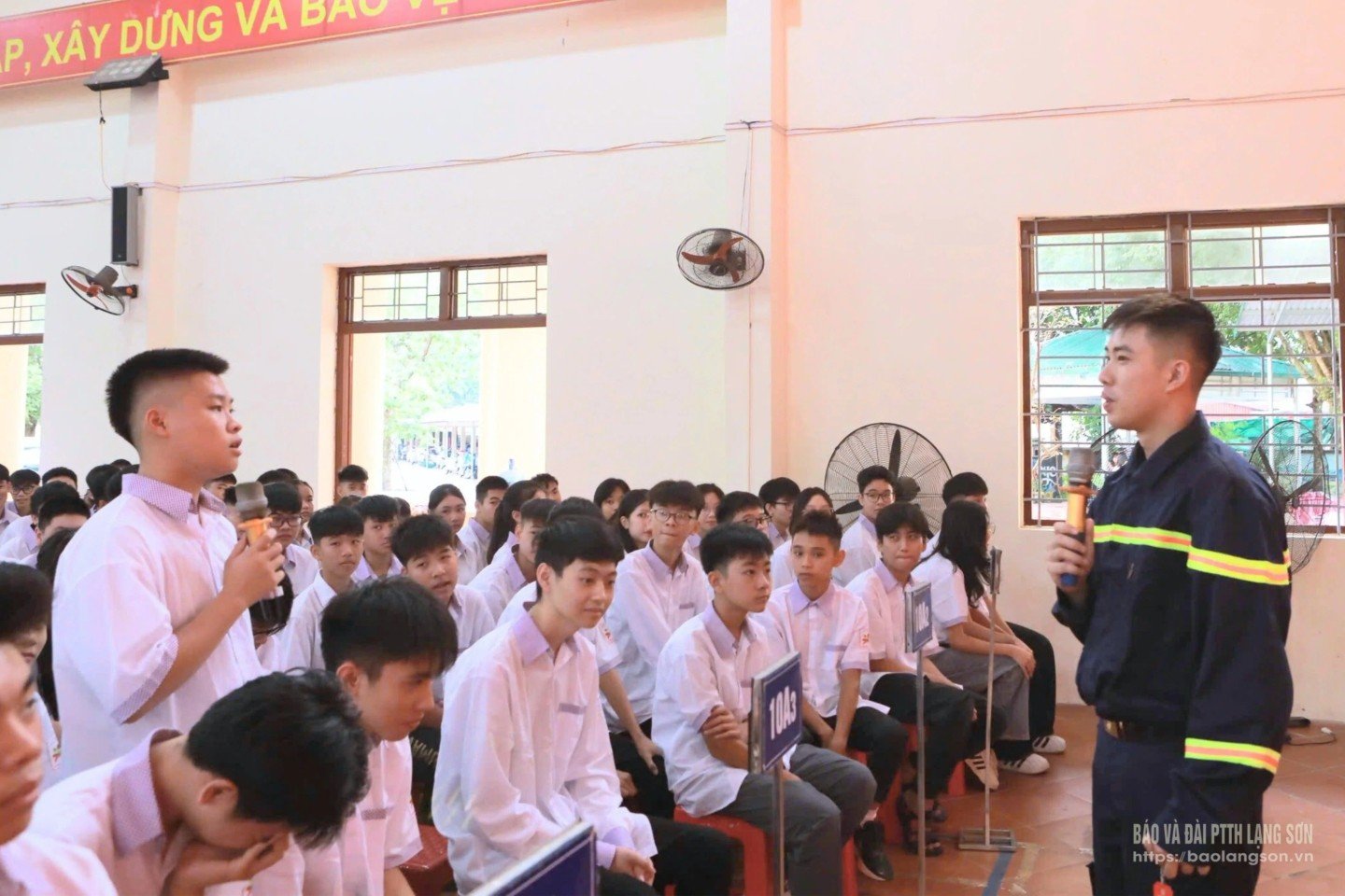 Học sinh Trường THPT Hoàng Văn Thụ được tuyên truyền kiến thức, kỹ năng PCCC và CNCH