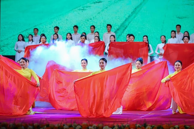 Chương trình nghệ thuật đặc biệt chào mừng Đại hội thi đua yêu nước Bộ VHTTDL lần thứ IV (2025 - 2030) - Ảnh 7.