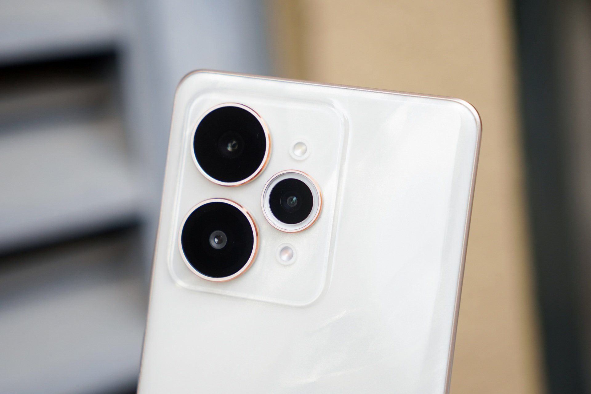 realme 15 Pro: Hiệu suất tốt, AI đa dạng nhưng thiết kế cần cải thiện - 14