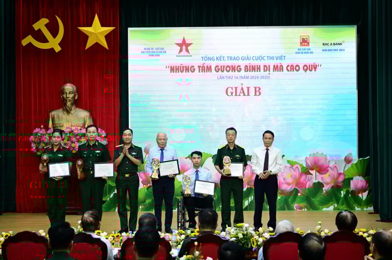 22 tác phẩm đạt giải Cuộc thi viết “Những tấm gương bình dị mà cao quý” lần thứ 16 -0