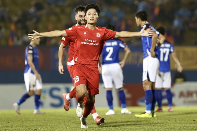 CLB Công an TP.HCM cùng HLV Huỳnh Đức gây bất ngờ trên bảng xếp hạng V-League?- Ảnh 1.