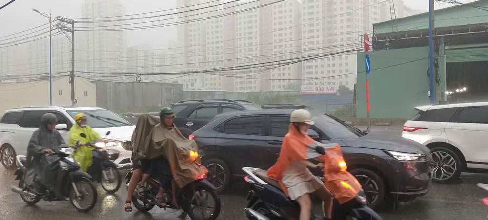 In den nächsten Tagen werden in der Region Ho-Chi-Minh-Stadt Gewitter und starker Regen erwartet. Foto: MINH HAI
