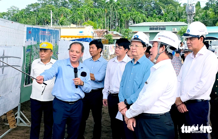 Phó thủ tướng Mai Văn Chính: Ngày 19-12 phải bắt đầu thông xe cao tốc vành đai 3 TP.HCM - Ảnh 1.