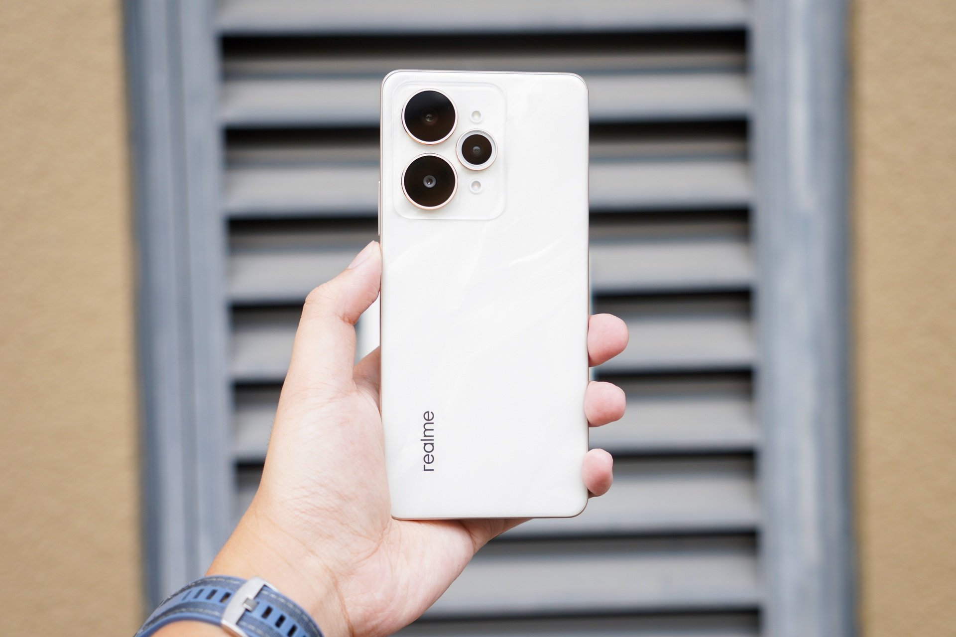 realme 15 Pro: Hiệu suất tốt, AI đa dạng nhưng thiết kế cần cải thiện - 28
