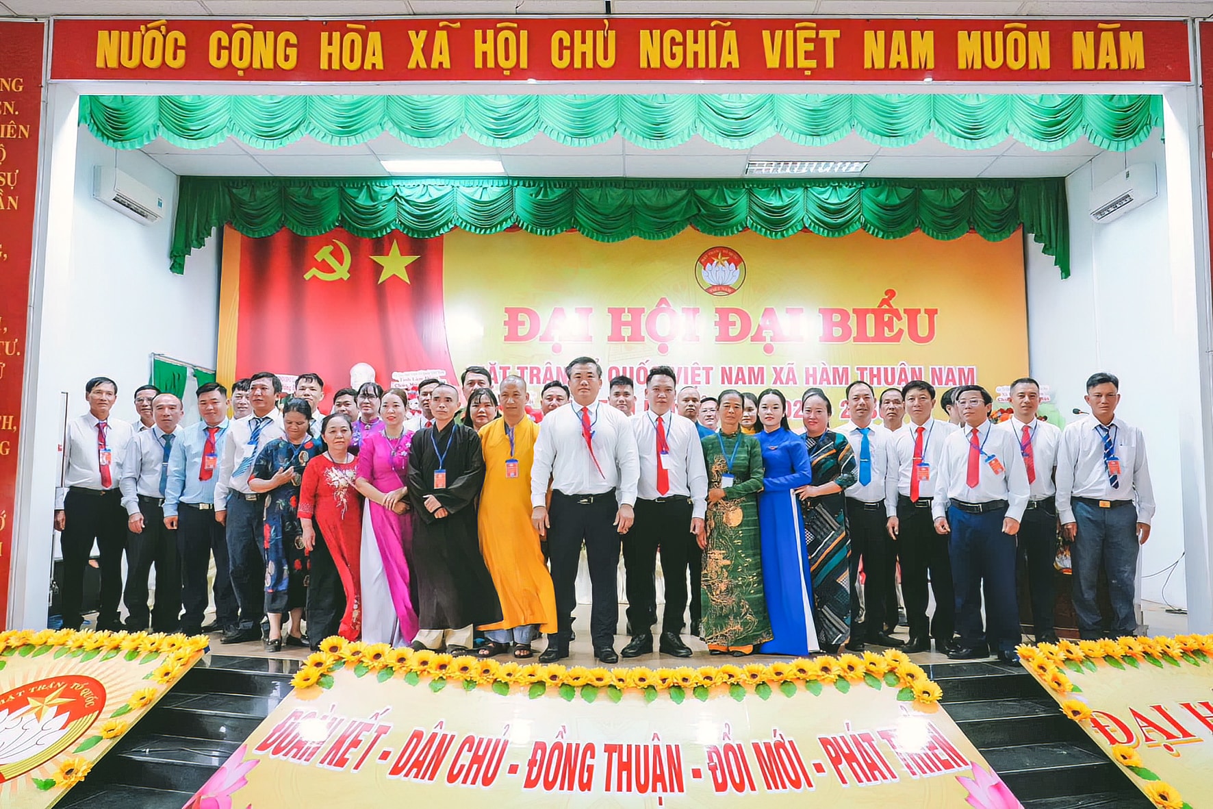 Ban chấp hành UBMTTQVN xã Hàm Thuận Nam nhiệm kỳ 2025 - 2030 ra mắt đại hội