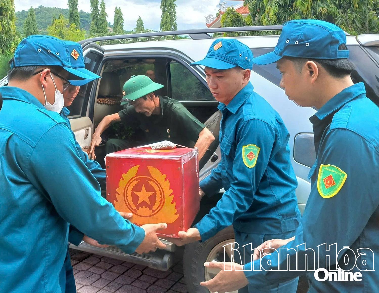 Hài cốt liệt sĩ Trần Phi Hổ được đưa từ Nghĩa trang liệt sĩ Bảo Lộc (Lâm Đồng) về an táng tại Nghĩa trang liệt sĩ Diên Khánh (Khánh Hòa).