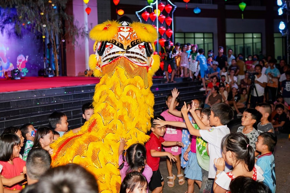សកម្មភាព​បុណ្យ​ពាក់​កណ្ដាល​សរទរដូវ​ដ៏​អ៊ូអរ​សម្រាប់​កុមារ លើក​តម្កើង​បេតិកភណ្ឌ​វប្បធម៌ - រូបថត ១