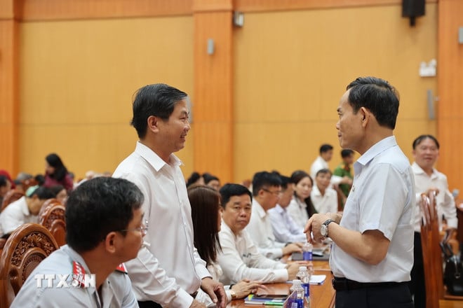 ttxvn-bi-thu-thanh-uy-thanh-pho-ho-chi-minh-tiep-xuc-cu-tri-tai-khu-vuc-ba-ria-8295799.jpg