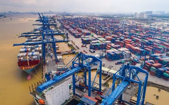 Chi phí logistics của Việt Nam chiếm tới 16,5% GDP năm 2025, cao hơn mức trung bình thế giới (11,6%). 