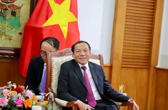 Bộ trưởng Nguyễn Văn Hùng tiếp Tổng Giám đốc Tổ chức Sở hữu trí tuệ Thế giới Daren Tang - Ảnh 2.