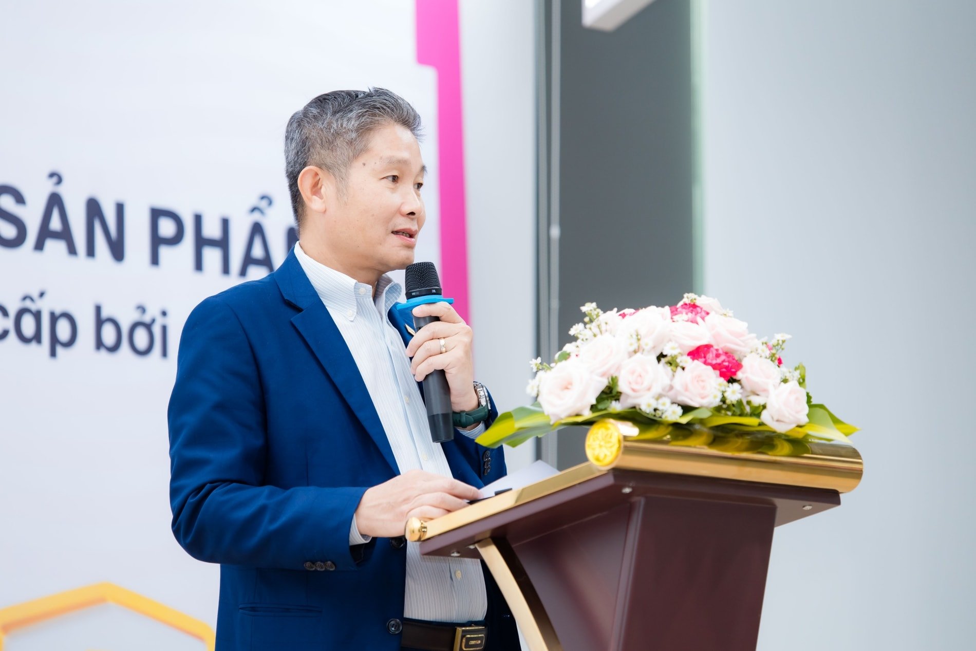 លោក Nguyen Hong Son-Chubb