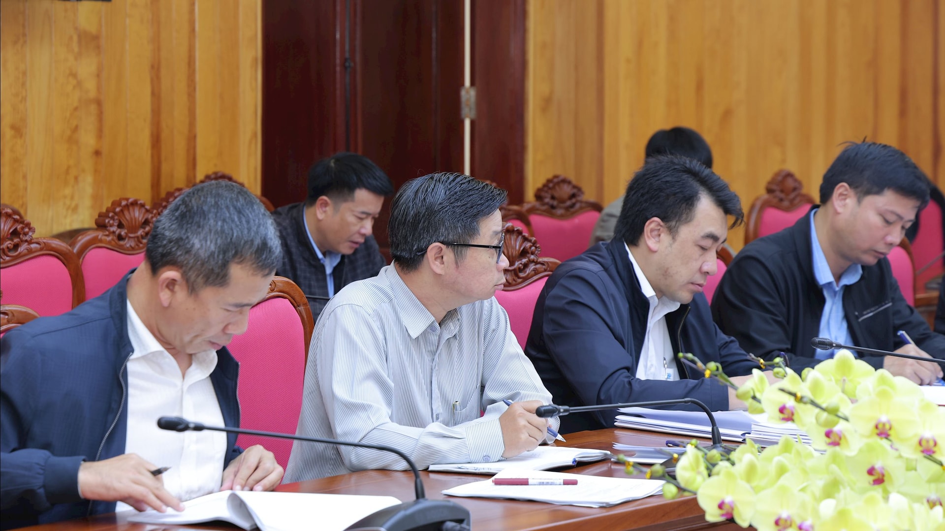 nghi7365.jpg