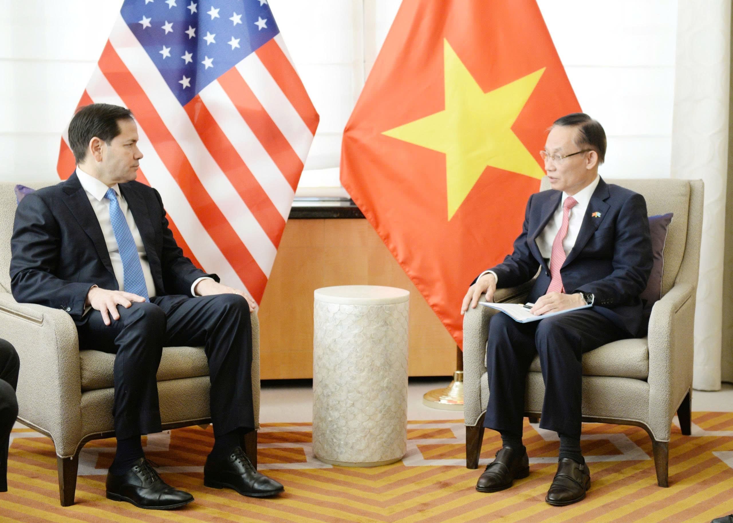 Tổng thống Donald Trump coi Việt Nam là đối tác ưu tiên hàng đầu ở khu vực- Ảnh 2.