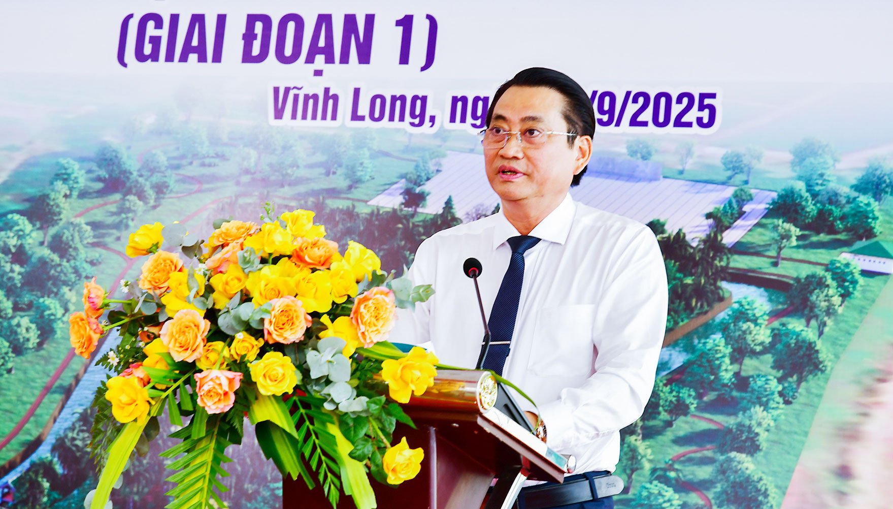 Herr Nguyen Quynh Thien, Mitglied des Parteikomitees der Provinz und stellvertretender Vorsitzender des Volkskomitees der Provinz, gab den Auftrag, mit dem Projekt zu beginnen.