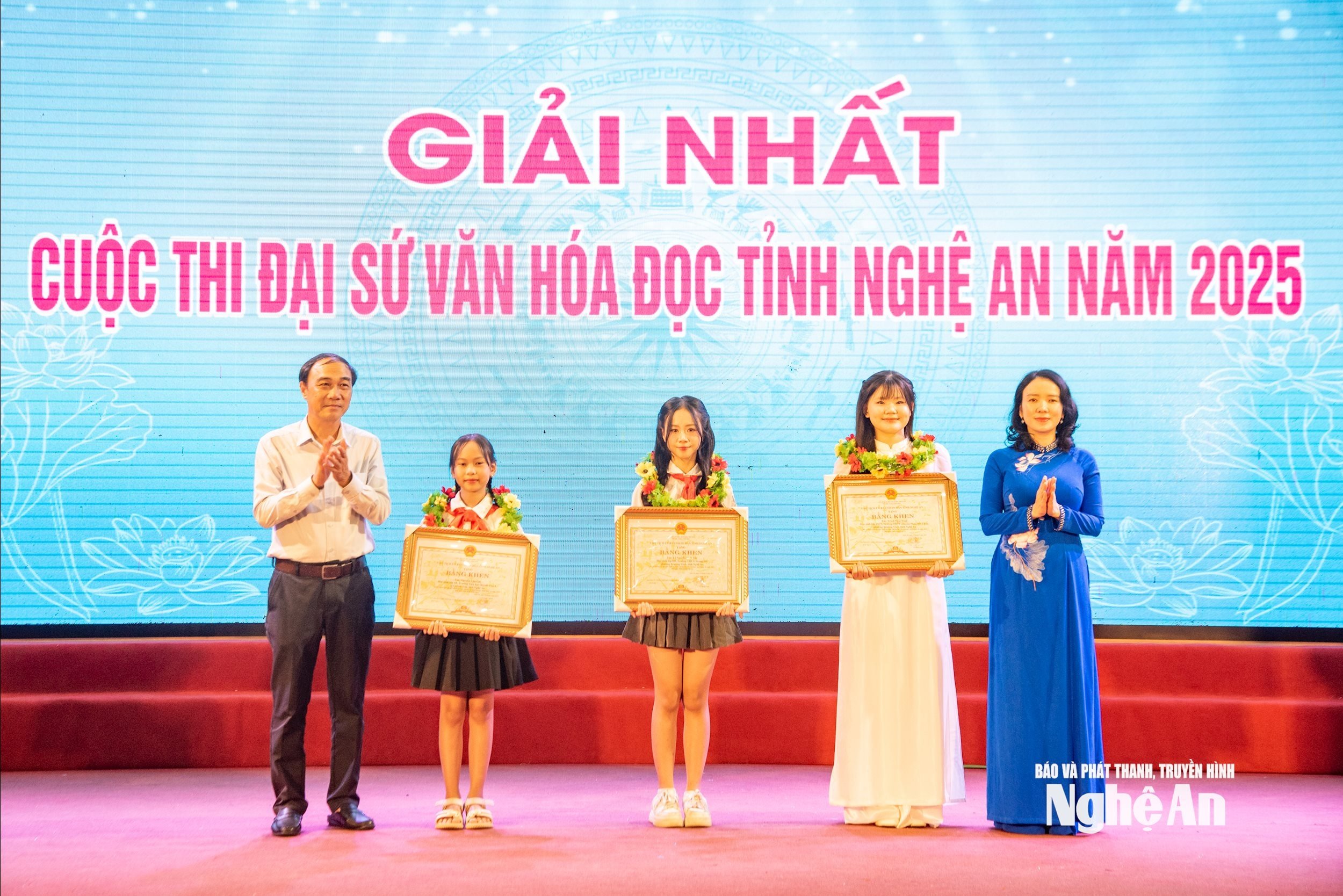 ទូតវប្បធម៌អាន_១