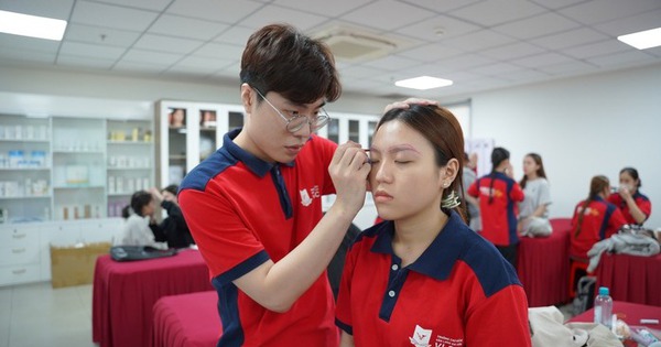 Đào tạo ngành chăm sóc sắc đẹp chuẩn Nhật Bản có gì lạ?