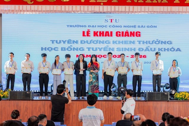 Trường Đại học Công nghệ Sài Gòn tổ chức lễ khai giảng năm học 2025 – 2026- Ảnh 1.