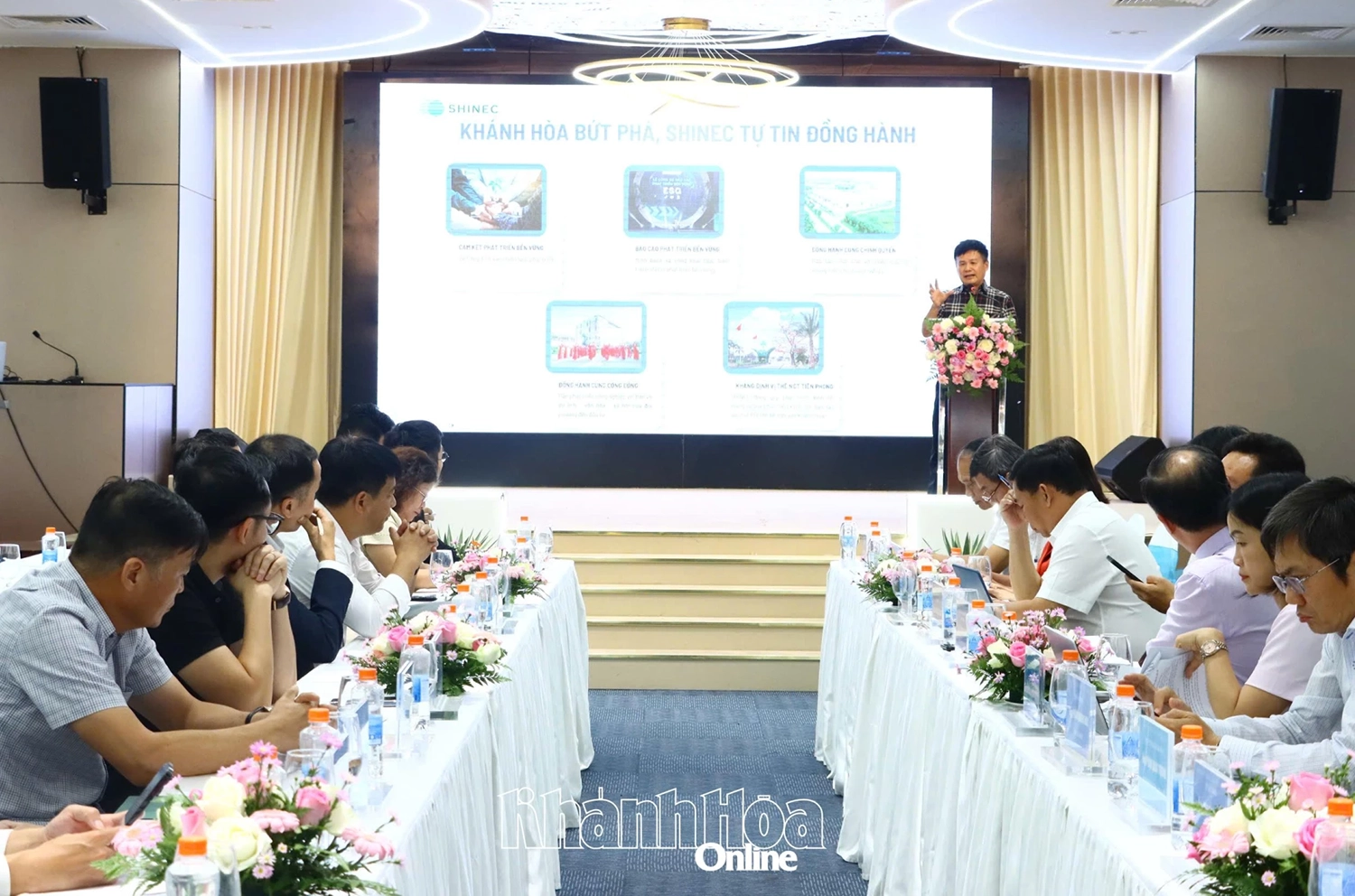 ទិដ្ឋភាពសន្និសីទ។