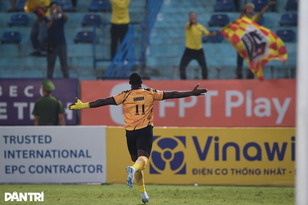 Ngoại binh toả sáng, Hà Nội FC ngược dòng đánh CLB Thanh Hoá - 1