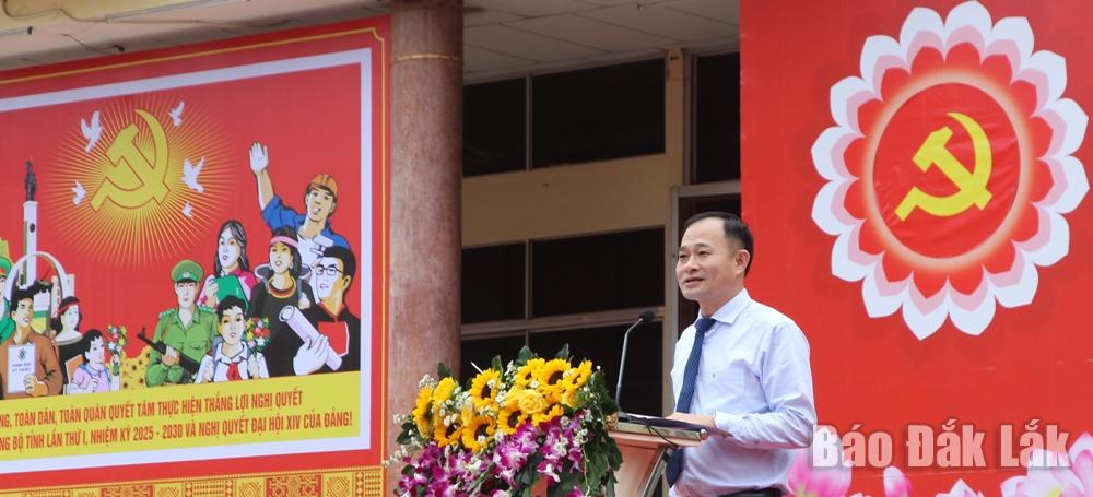Der stellvertretende Direktor des Ministeriums für Kultur, Sport und Tourismus, Le Phuc Long, hielt die Eröffnungsrede der Ausstellung.