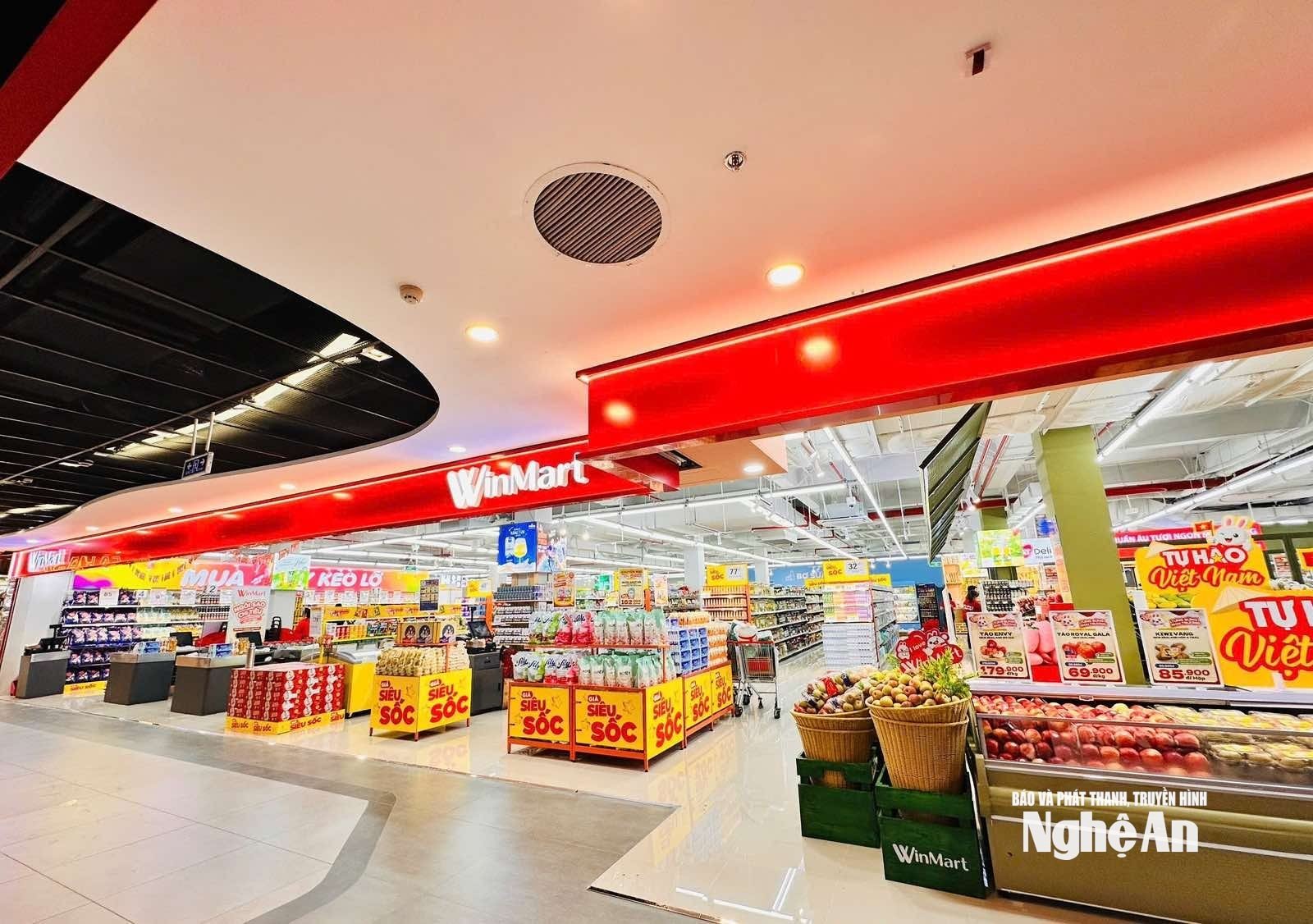ផ្សារទំនើប WinMart (Vincom Ba Thang Hai) បានបើកដំណើរការរូបរាងថ្មី ដើម្បីបម្រើអតិថិជននៅទីក្រុងហូជីមិញ។ រូបថតដោយអ្នកយកព័ត៌មាន