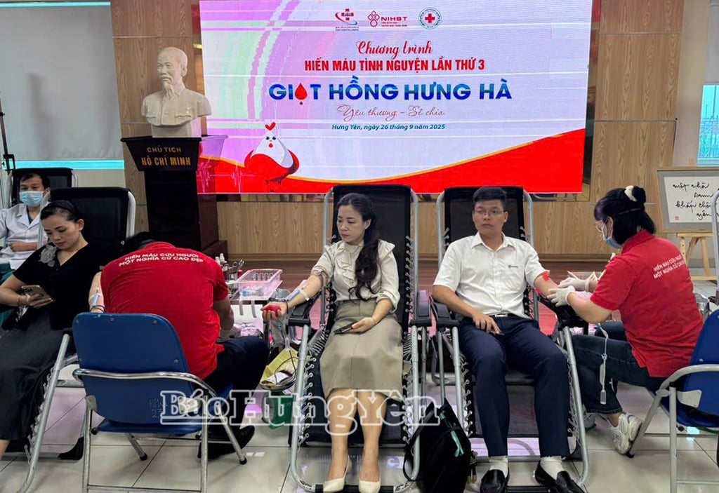 Hiến máu tình nguyện tại Bệnh viện Đa khoa Hưng Hà.