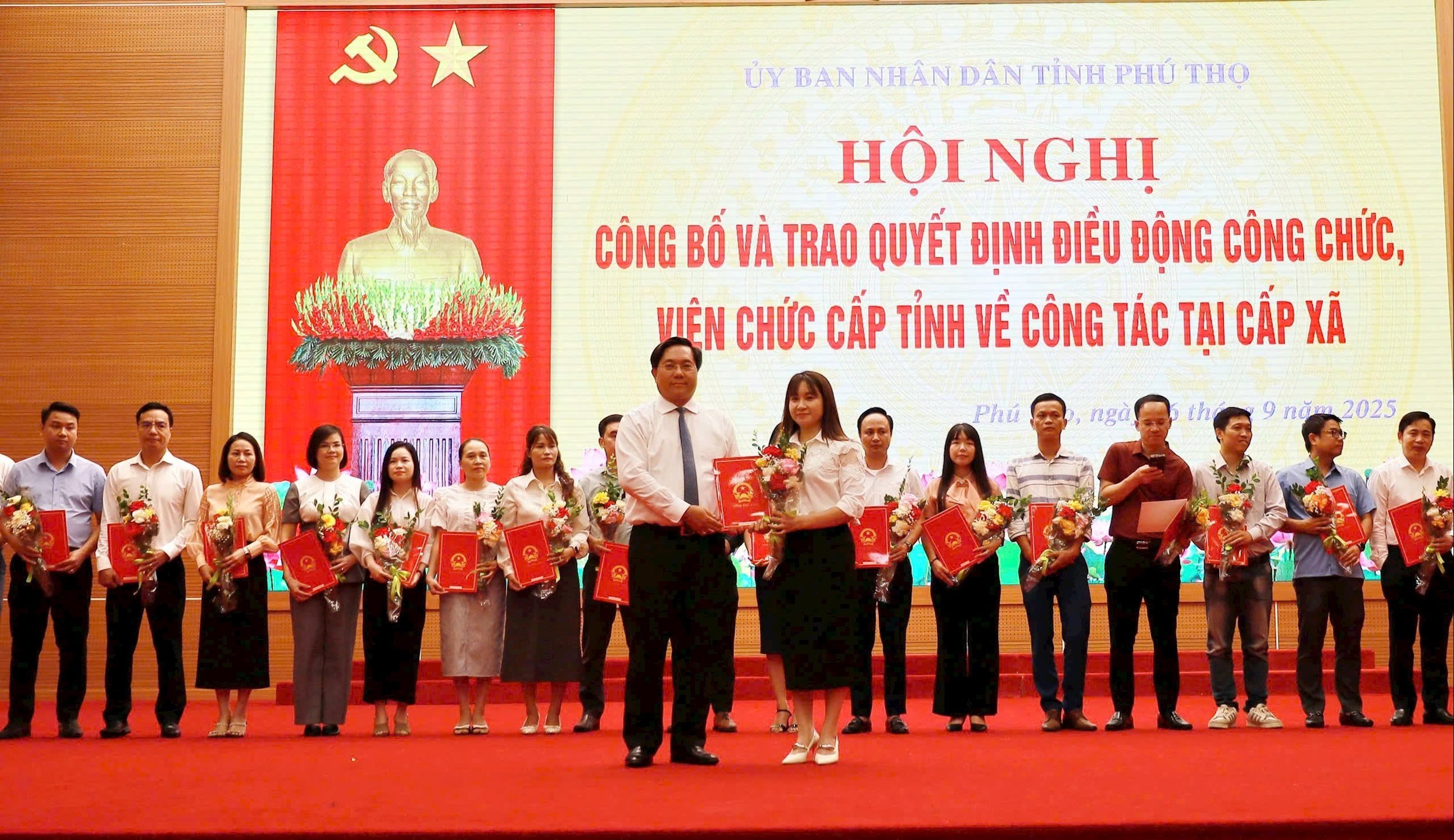 gen-h-z7052509135904_67ed0fbeb4ecf20c046f92402892179a.jpg