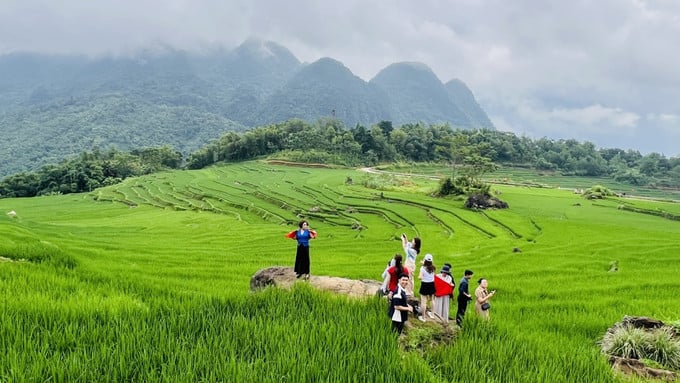 ចំណងជើងរូបថត