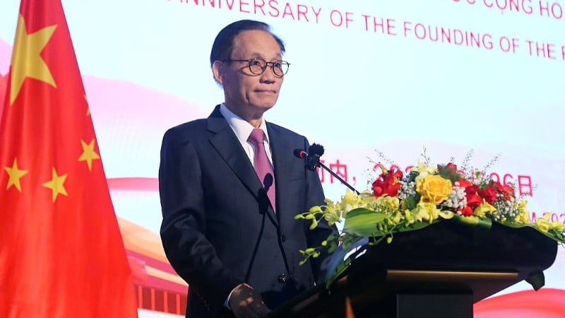 党中央委員会書​​記兼外務大臣代行のレ・ホアイ・チュン同志がレセプションで演説した。（写真：VNA）