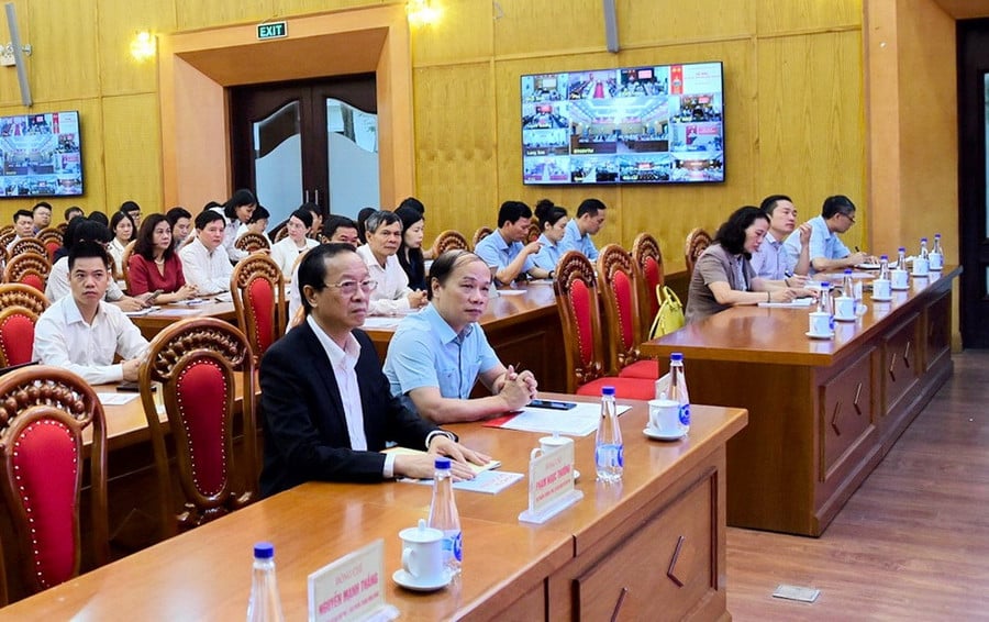 hoi-nghi-tuyen-giao.jpg