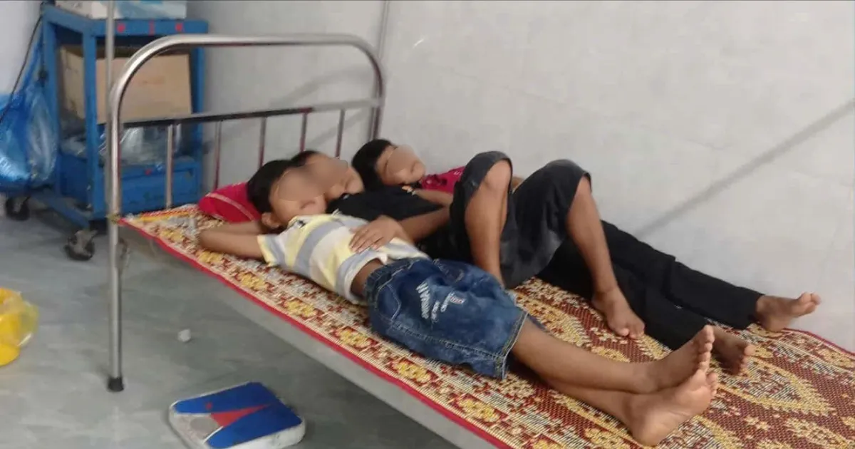 Quảng Trị: 40 học sinh nhập viện với triệu chứng ngộ độc thực phẩm