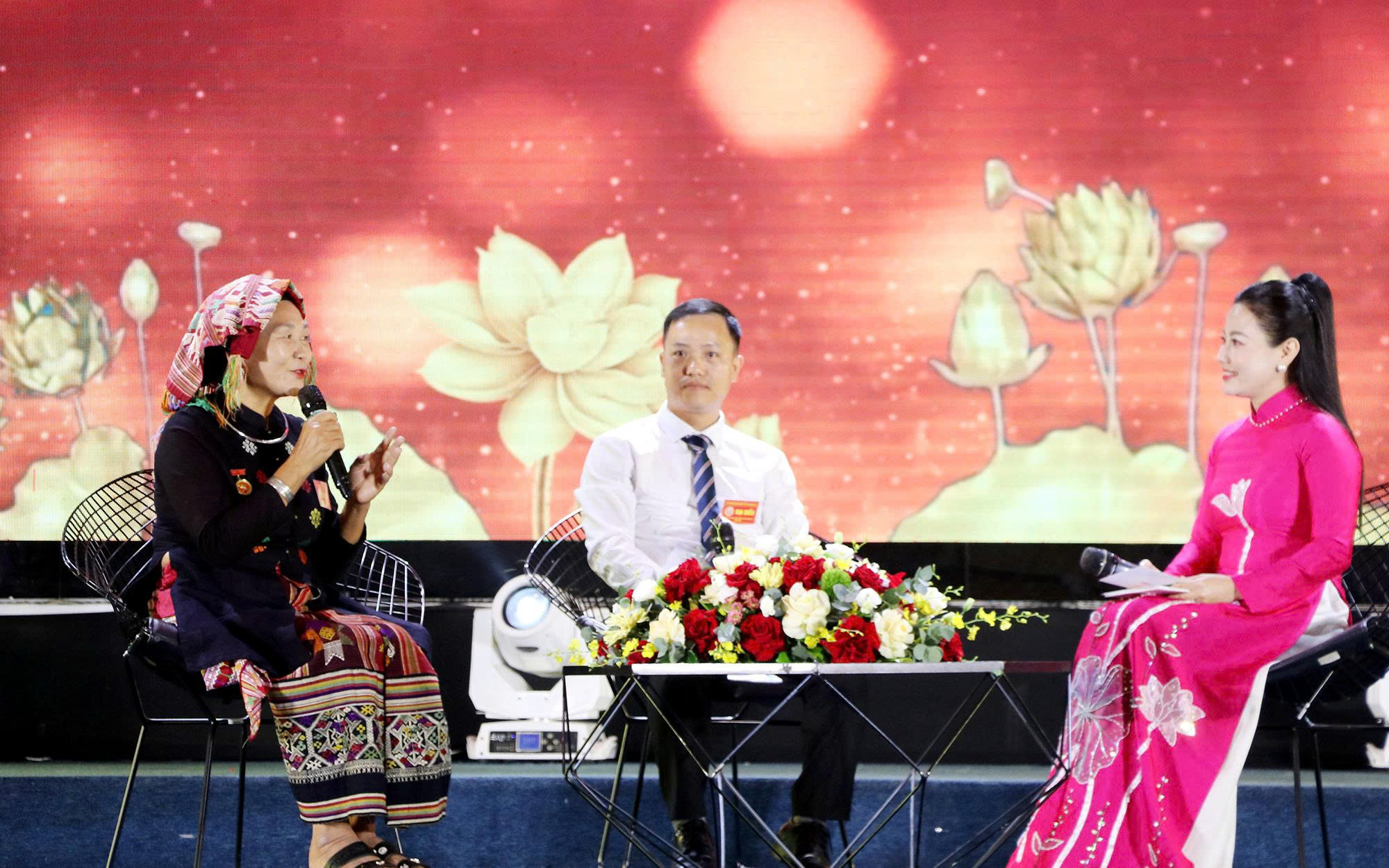 អង់គ្លេស៖ ព័ត៌មាន