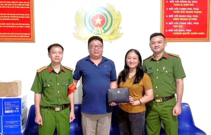 កម្លាំង​សមត្ថកិច្ច​បាន​ប្រគល់​ទ្រព្យសម្បត្តិ​ទាំងអស់​ដែល​មាន​តម្លៃ​ជាង​៤០០​លាន​ដុង​ទៅ​ម្ចាស់​វិញ​។