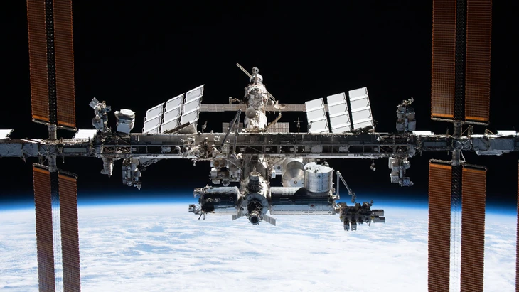 NASA chi hàng trăm triệu USD cho thế hệ trạm vũ trụ thương mại thay ISS - Ảnh 1.