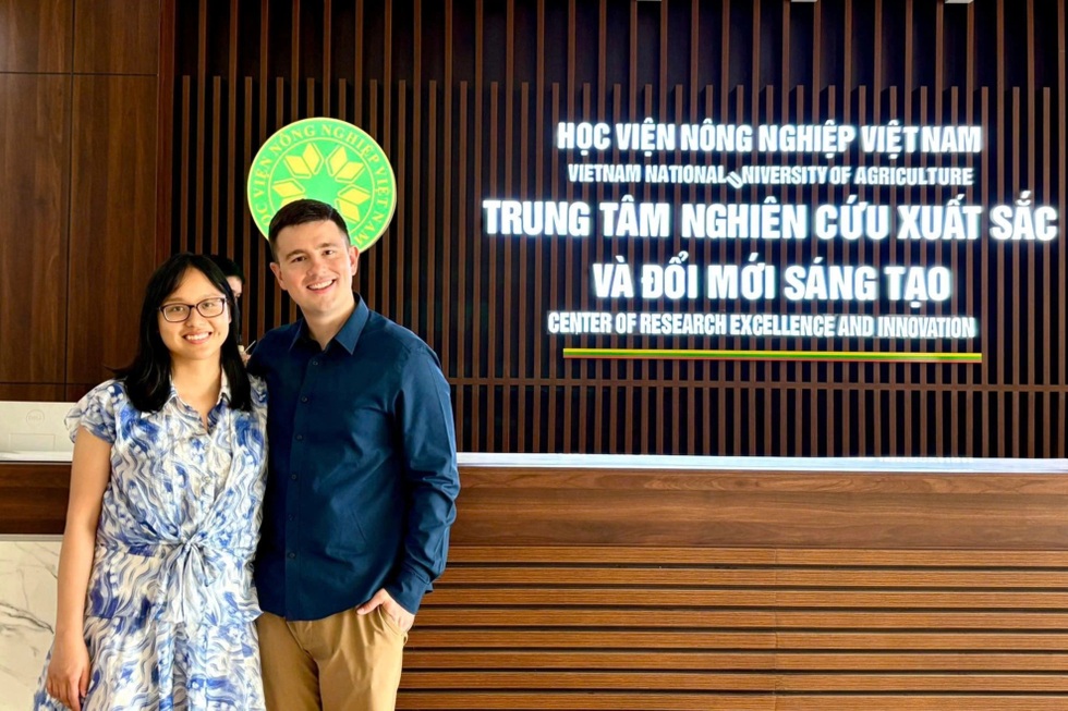 គ្រួសារ​បញ្ញវន្ត​វ័យ​ក្មេង​លា​ឈប់​ពី​ការងារ​រាប់​ពាន់​លាន​ដុល្លារ​នៅ​អាមេរិក នាំ​ដើម​ទុន​ទៅ​ស្រុក​កំណើត​វិញ - 5