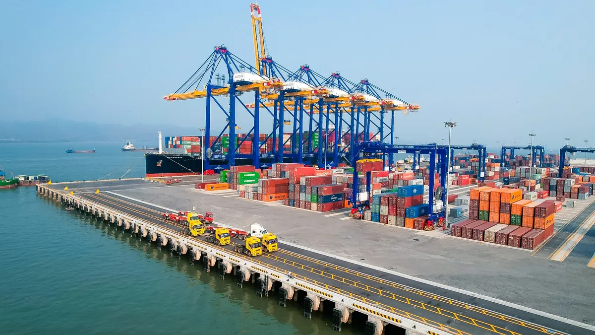 2 đại diện Việt Nam lọt top 30 cảng container hiệu quả nhất thế giới - Ảnh 3.