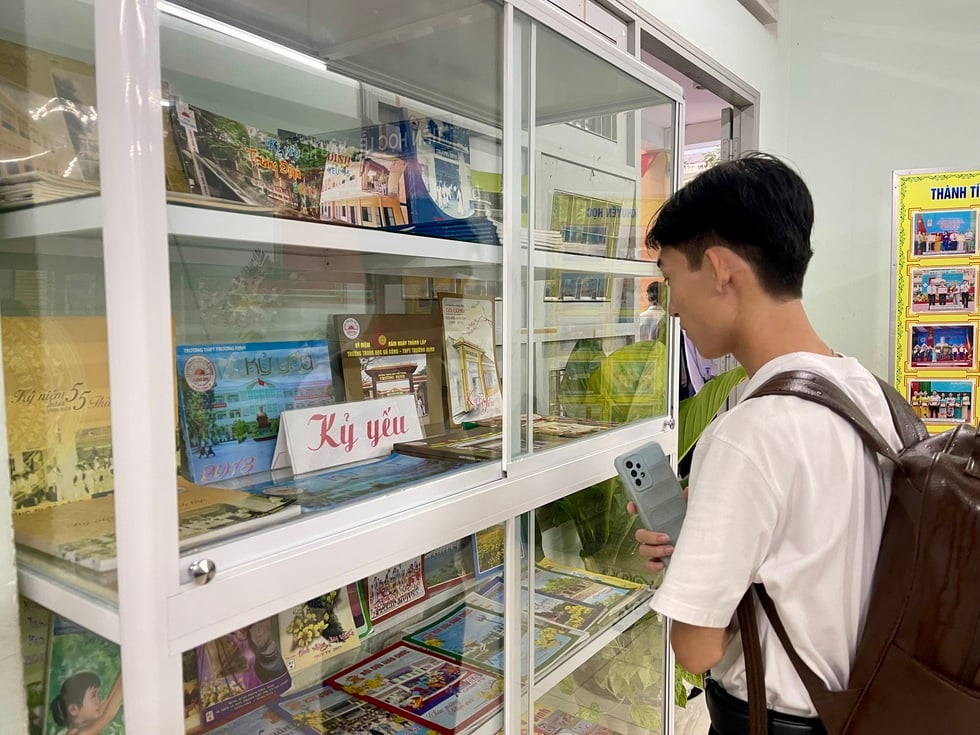 Thượng tướng Nguyễn Trọng Nghĩa dự lễ kỷ niệm ngôi trường 7 thập kỷ
- Ảnh 5.