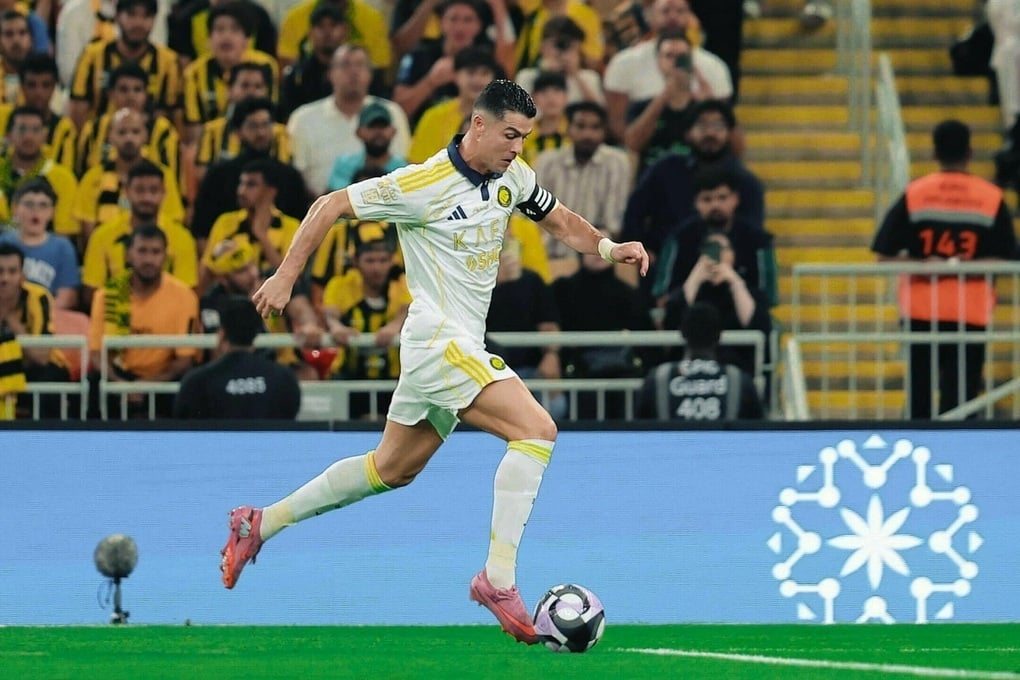 Ronaldo và Mane tỏa sáng giúp Al Nassr vươn lên ngôi đầu bảng - 1