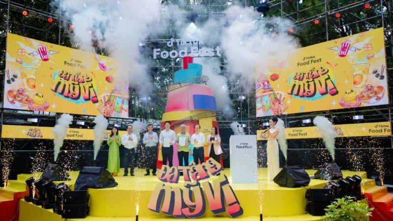 ເຫດການ “TikTok Food Fest 2025 - ອາຫານແຊບຫຼາຍຊັ້ນ” ຈັດຂຶ້ນຢູ່ນະຄອນ ໂຮ່ຈີມິນ.