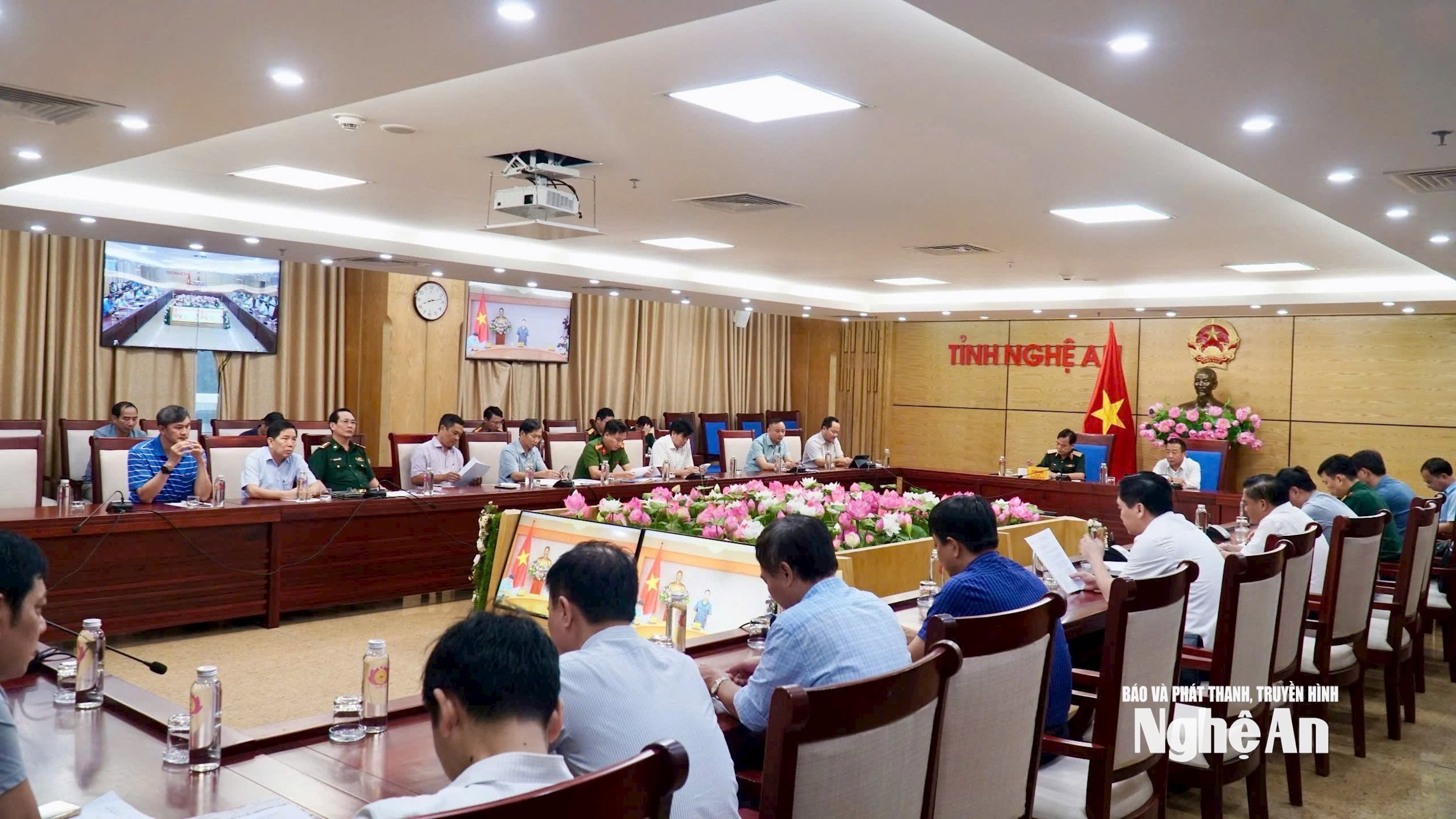 toàn cảnh