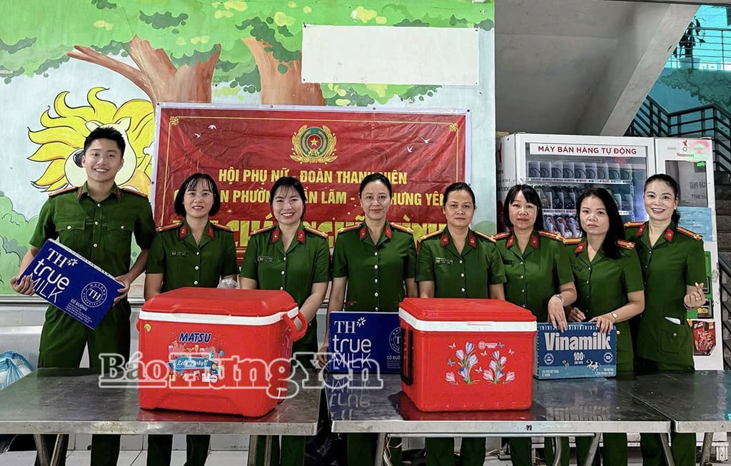 Tran Lam Ward Police deployed the charity program 