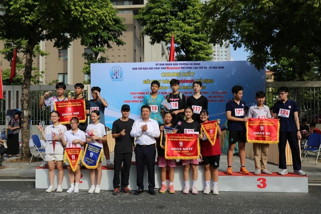 Sôi nổi Chung kết giải chạy Báo Hànộimới mở rộng lần thứ 50 tại phường Hà Đông- Ảnh 9.