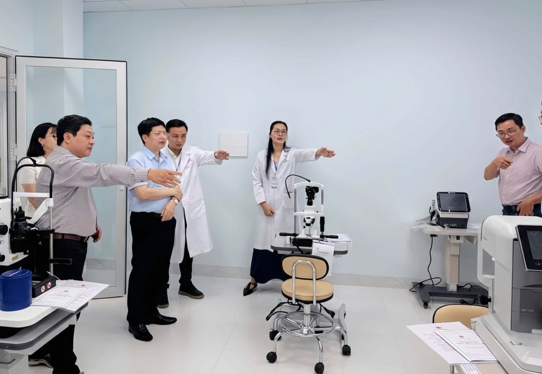 The appraisal team conducted a physical inspection at the clinic.