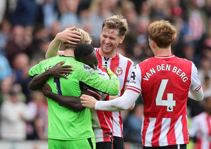Bruno sbaglia il rigore, il Manchester United perde contro il Brentford - Immagine 2.