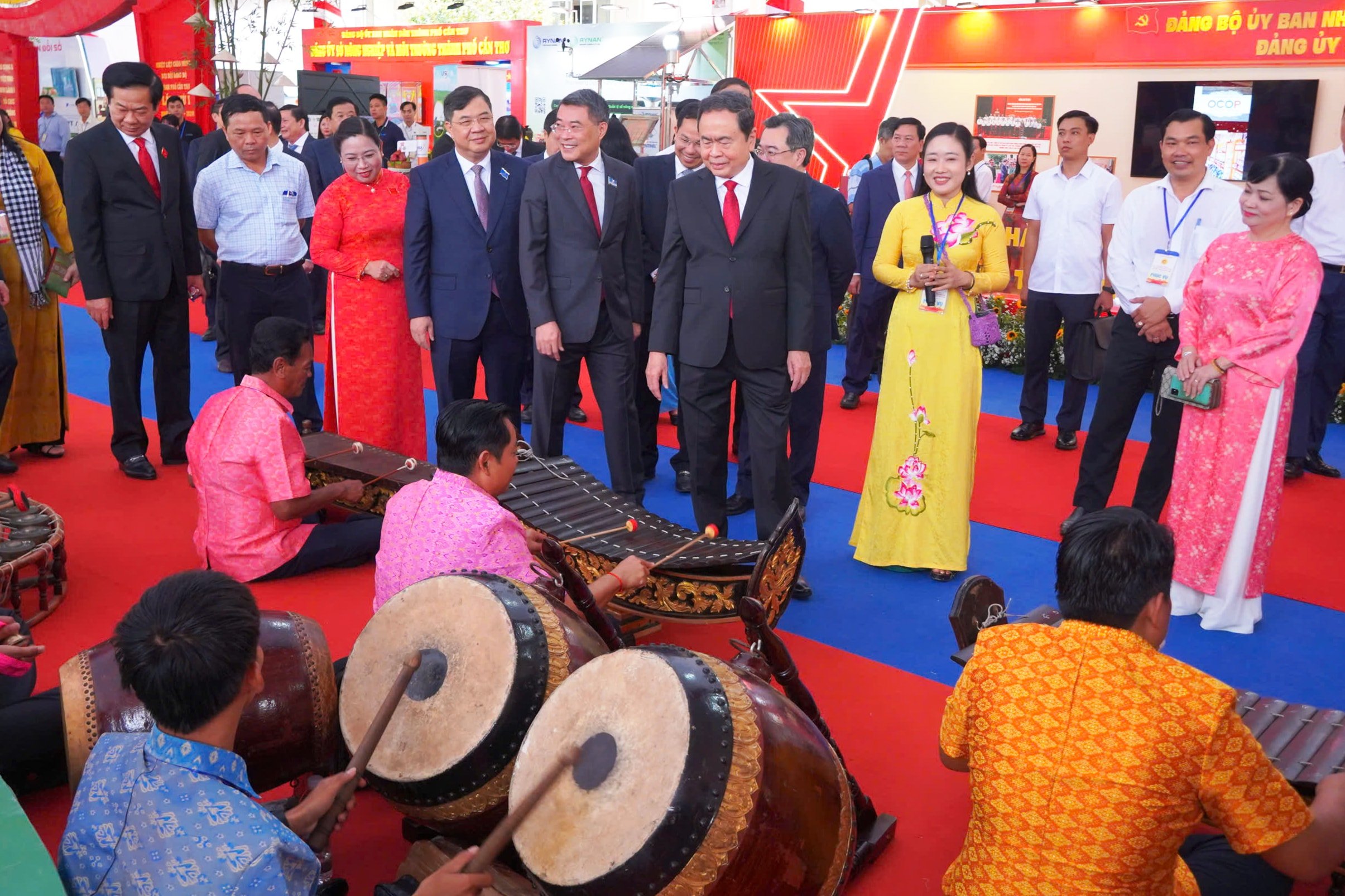 ទ្រីៀនឡាំ៦.jpg