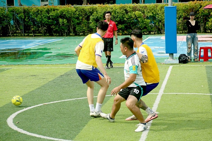 Giải bóng đá công nhân, viên chức Việt Nam năm 2025: Những buổi tập đầy năng lượng - Ảnh 1.