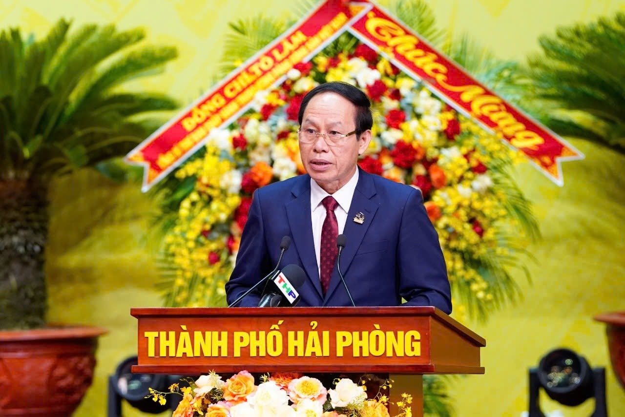 Genosse Sekretär des Stadtparteikomitees, Le Tien Chau, hielt auf dem Kongress eine Abschlussrede.
