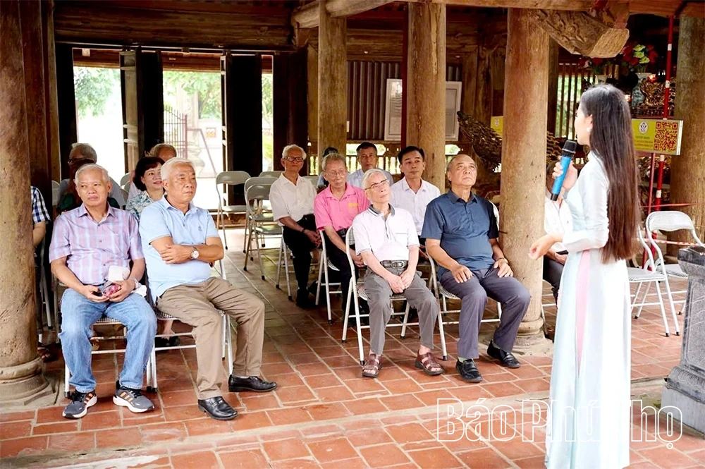 ក្រុមសហករណ៍សេវាកម្មទេសចរណ៍សហគមន៍ Hung Lo រួមចំណែកថែរក្សា និងផ្សព្វផ្សាយវប្បធម៌នៃទឹកដីដូនតា