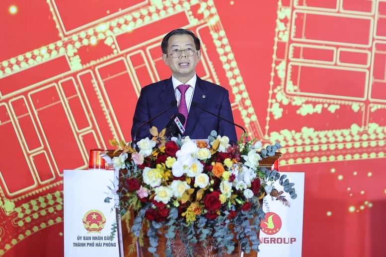 Mr. Nguyen Viet Quang, Vice Chairman of Vingroup Board of Directors, spoke at the ceremony - Photo: VGP/Nhat Bac